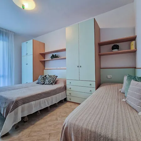 Apartament Bright Flat Next To The *