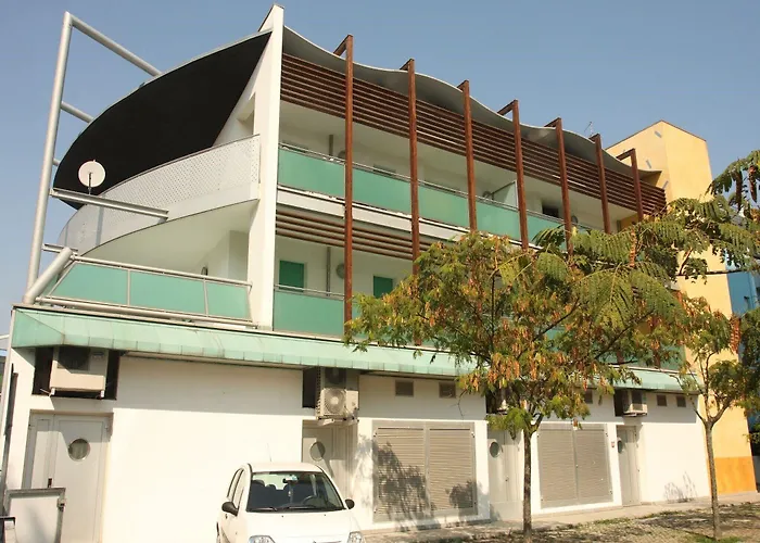 Bright Flat Next To The Daire Bibione